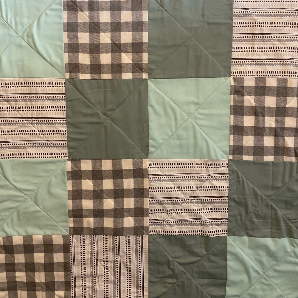SOLD NEW Handmade green and gray baby boy quilt D5 - Picture 7 of 11